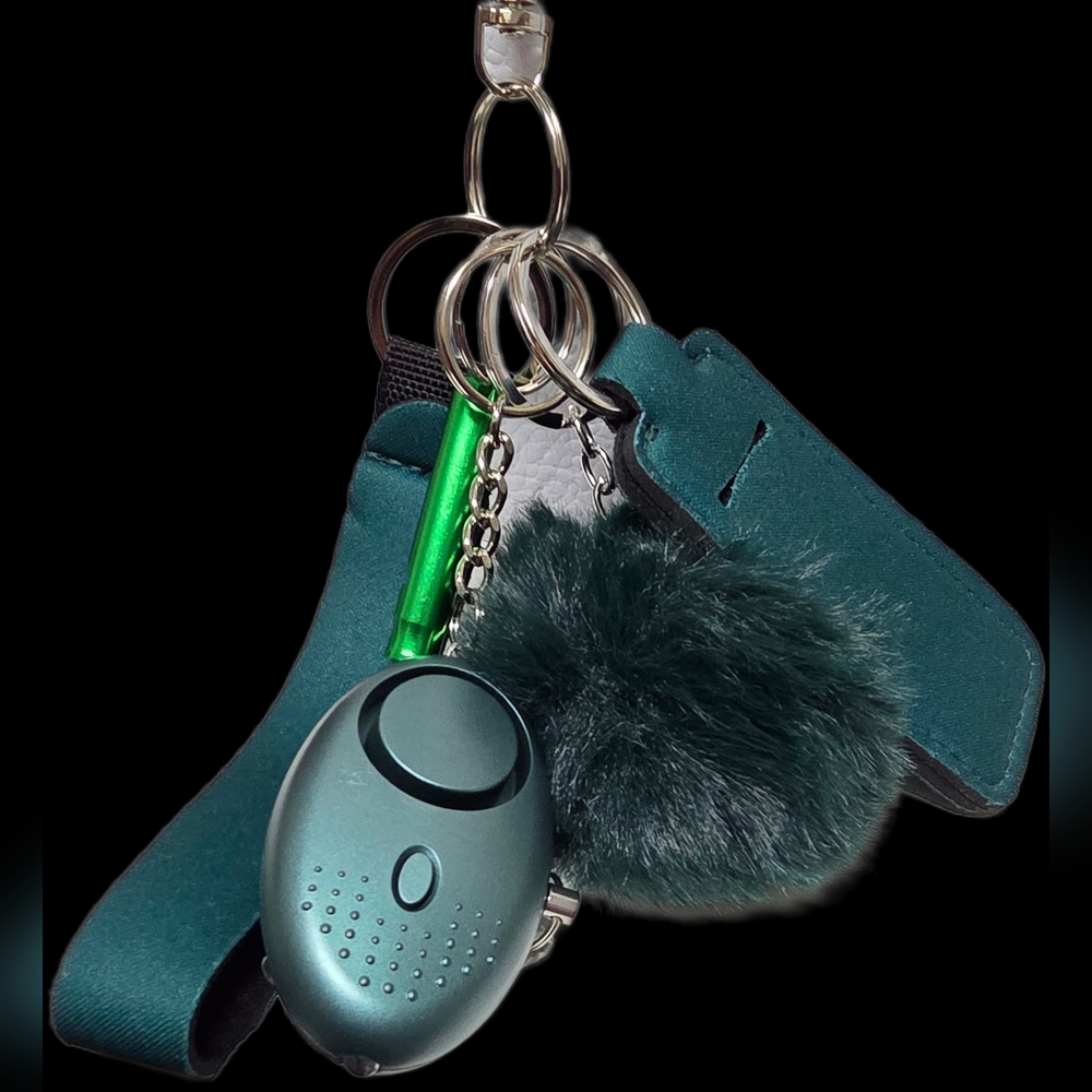 SAFETY KEYCHAIN SET New without Tags